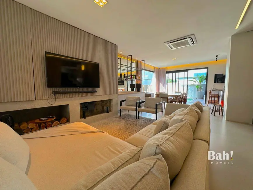 Foto 2 de Sobrado com 4 quartos à venda, 193m2 em Fátima, Canoas - RS