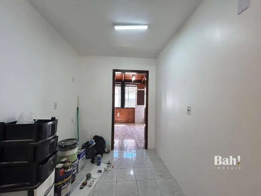 Sobrado com 2 quartos à venda, 120m2 em Rio Branco, Canoas - RS - imagem 4 Foto 4 de Sobrado com 2 quartos à venda, 120m2 em Rio Branco, Canoas - RS