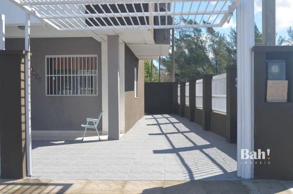 Sobrado com 3 quartos à venda, 198m2 em Tramandai - RS - imagem 2 Foto 2 de Sobrado com 3 quartos à venda, 198m2 em Tramandai - RS