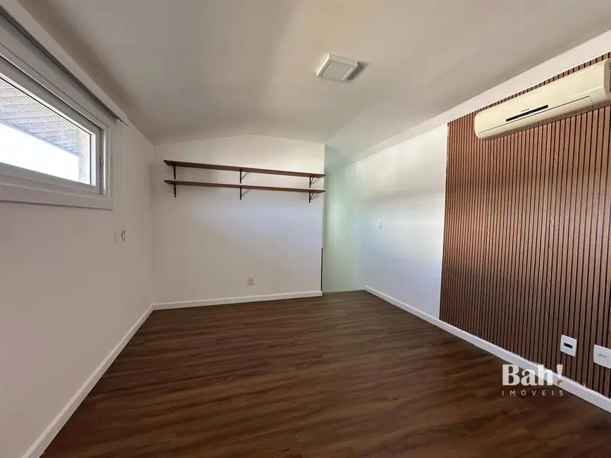 Sobrado com 3 quartos à venda e para alugar, 135m2 em Centro, Canoas - RS - imagem 3 Foto 3 de Sobrado com 3 quartos à venda e para alugar, 135m2 em Centro, Canoas - RS