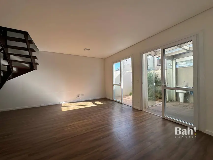 Sobrado com 3 quartos à venda e para alugar, 135m2 em Centro, Canoas - RS - imagem 6 Foto 6 de Sobrado com 3 quartos à venda e para alugar, 135m2 em Centro, Canoas - RS