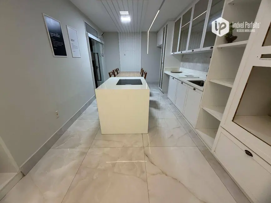 Casa com 5 quartos para alugar, 200m2 em Aribiri, Vila Velha - ES - imagem 3 Foto 3 de Casa com 5 quartos para alugar, 200m2 em Aribiri, Vila Velha - ES