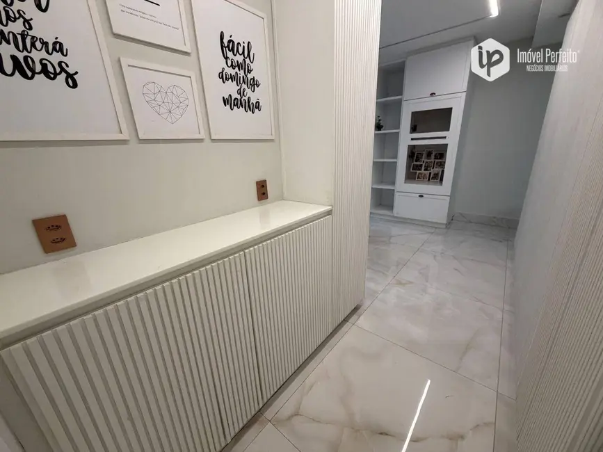 Casa com 5 quartos para alugar, 200m2 em Aribiri, Vila Velha - ES - imagem 4 Foto 4 de Casa com 5 quartos para alugar, 200m2 em Aribiri, Vila Velha - ES