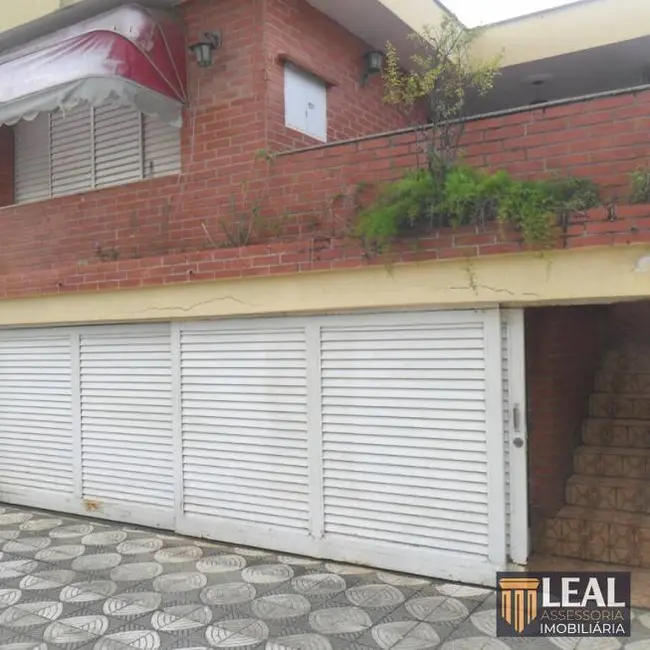 Casa com 6 quartos para alugar, 300m2 em Vila Augusta, Sorocaba - SP - imagem 3 Foto 3 de Casa com 6 quartos para alugar, 300m2 em Vila Augusta, Sorocaba - SP