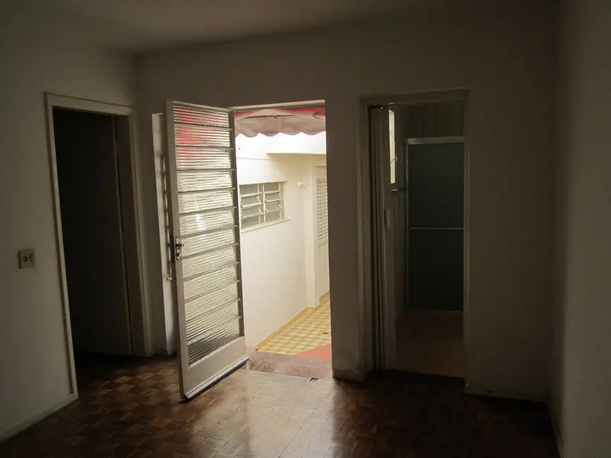 Casa com 6 quartos para alugar, 300m2 em Vila Augusta, Sorocaba - SP - imagem 2 Foto 2 de Casa com 6 quartos para alugar, 300m2 em Vila Augusta, Sorocaba - SP