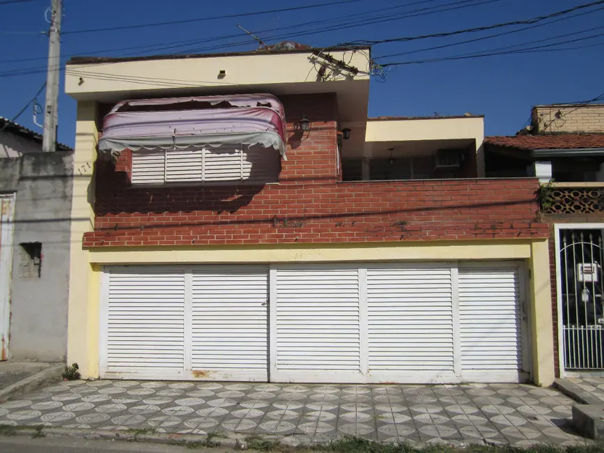 Casa com 6 quartos para alugar, 300m2 em Vila Augusta, Sorocaba - SP - imagem 1 Foto 1 de Casa com 6 quartos para alugar, 300m2 em Vila Augusta, Sorocaba - SP