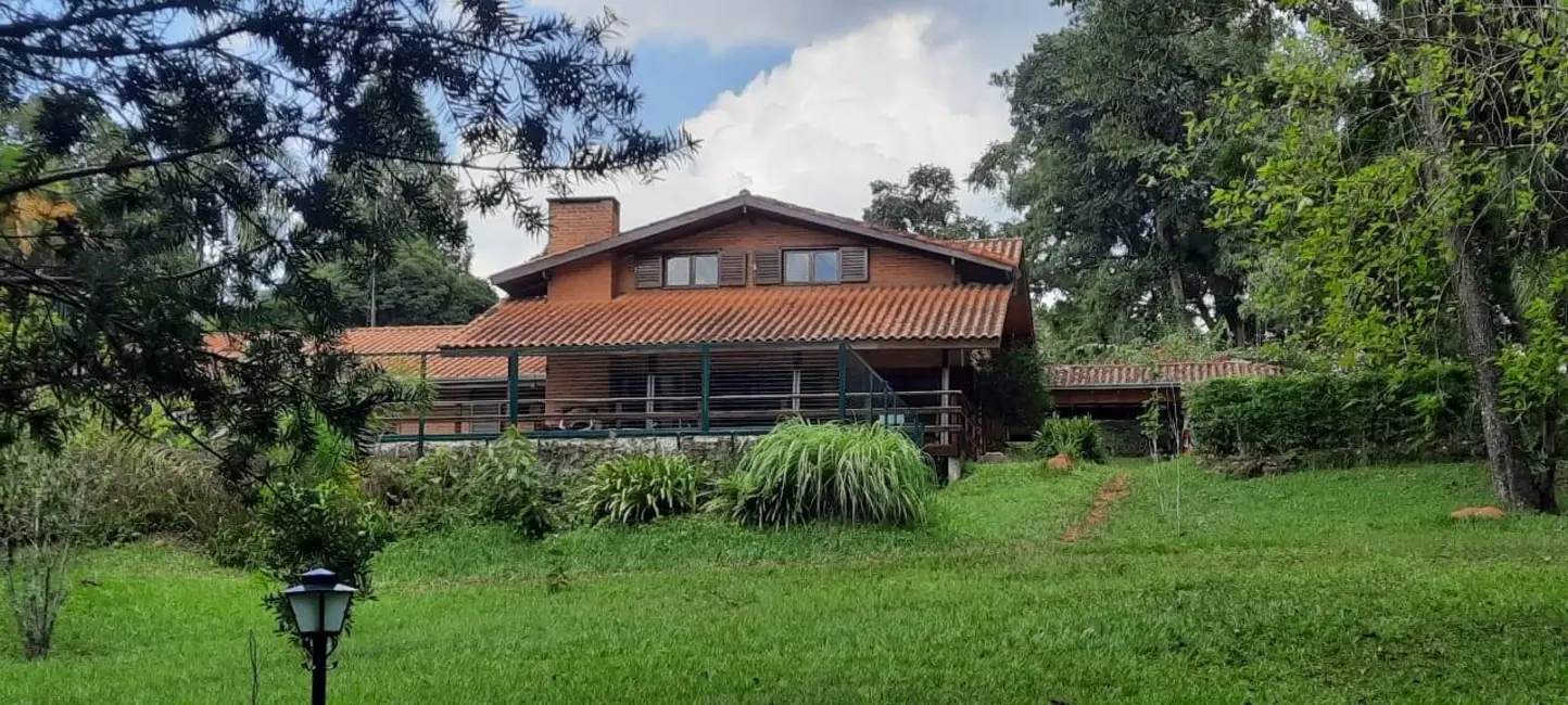 Foto 1 de Chácara com 5 quartos à venda, 300m2 em Centro, Mairinque - SP