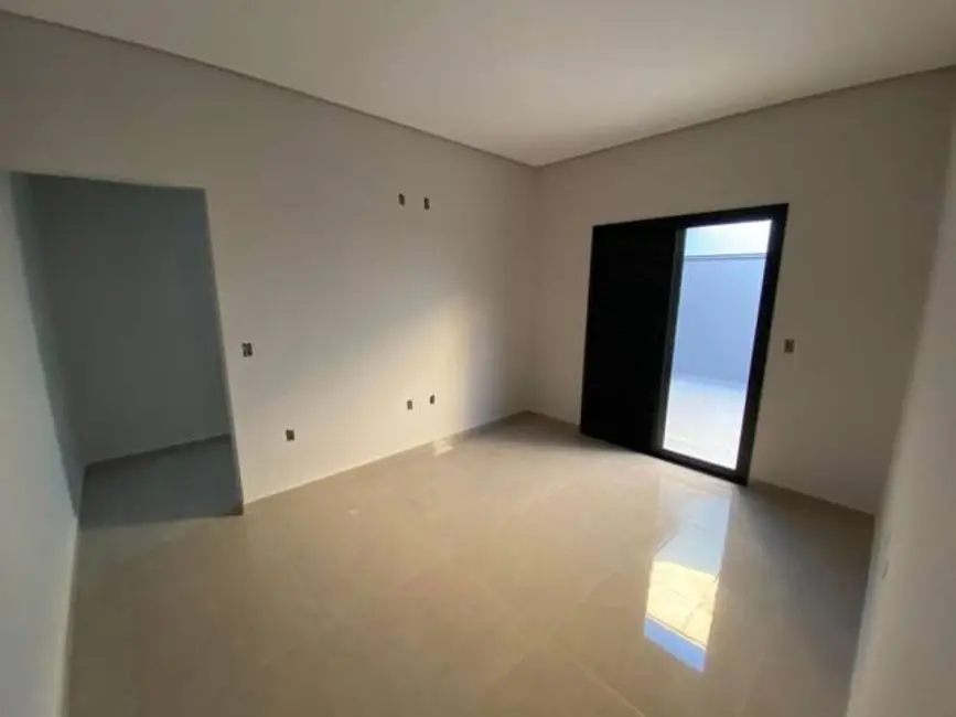 Casa de Condomínio com 3 quartos à venda, 200m2 em Wanel Ville, Sorocaba - SP - imagem 4 Foto 4 de Casa de Condomínio com 3 quartos à venda, 200m2 em Wanel Ville, Sorocaba - SP