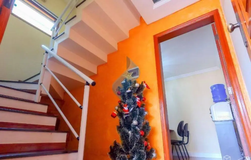 Sobrado com 3 quartos à venda, 247m2 em Jardim Prestes de Barros, Sorocaba - SP - imagem 8 Foto 8 de Sobrado com 3 quartos à venda, 247m2 em Jardim Prestes de Barros, Sorocaba - SP