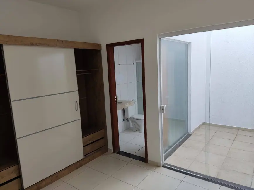 Casa de Condomínio com 3 quartos à venda e para alugar, 125m2 em Horto Florestal, Sorocaba - SP - imagem 3 Foto 3 de Casa de Condomínio com 3 quartos à venda e para alugar, 125m2 em Horto Florestal, Sorocaba - SP