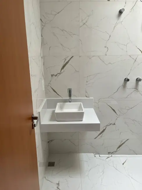 Casa de Condomínio com 3 quartos à venda, 200m2 em Wanel Ville, Sorocaba - SP - imagem 2 Foto 2 de Casa de Condomínio com 3 quartos à venda, 200m2 em Wanel Ville, Sorocaba - SP