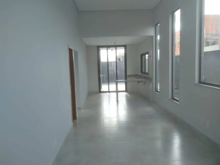 Foto 2 de Casa com 3 quartos à venda, 200m2 em Wanel Ville, Sorocaba - SP