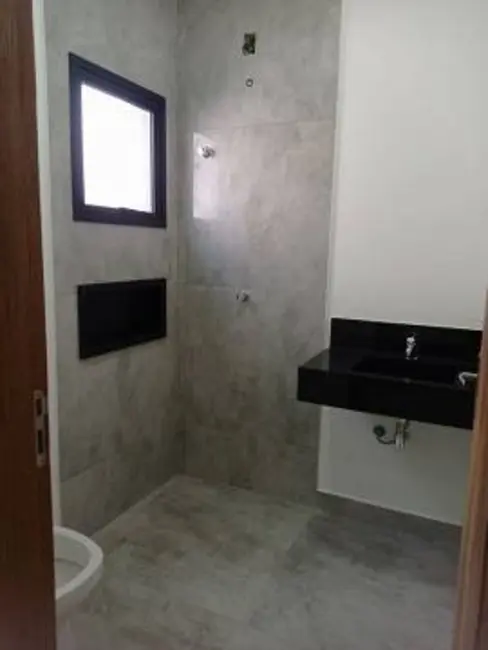 Casa com 3 quartos à venda, 250m2 em Jardim Campos do Conde II, Sorocaba - SP - imagem 2 Foto 2 de Casa com 3 quartos à venda, 250m2 em Jardim Campos do Conde II, Sorocaba - SP