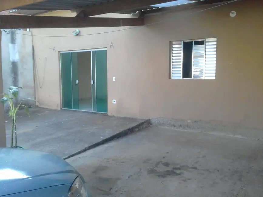 Foto 1 de Casa com 2 quartos à venda, 250m2 em Aracoiaba Da Serra - SP