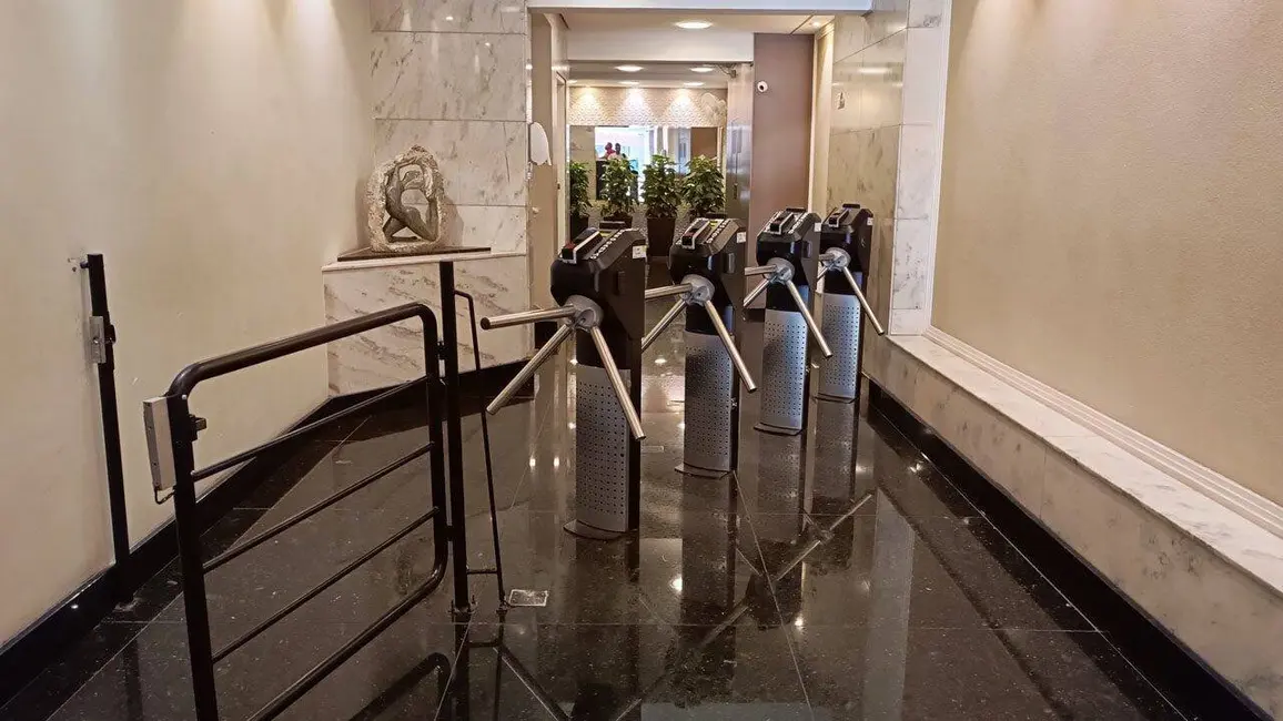 Foto 3 de Sala Comercial à venda e para alugar, 64m2 em Centro, Sorocaba - SP