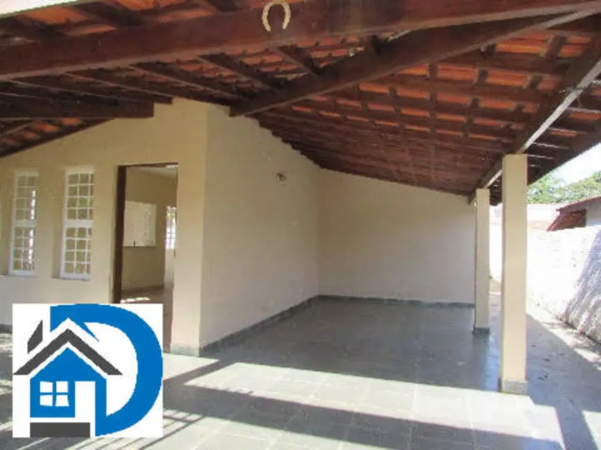 Foto 1 de Casa com 3 quartos à venda, 240m2 em Aracoiaba Da Serra - SP