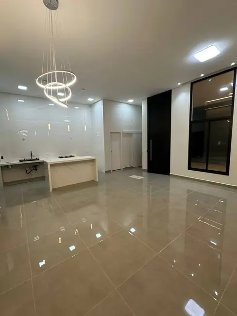 Casa de Condomínio com 3 quartos à venda, 250m2 em Wanel Ville, Sorocaba - SP - imagem 3 Foto 3 de Casa de Condomínio com 3 quartos à venda, 250m2 em Wanel Ville, Sorocaba - SP