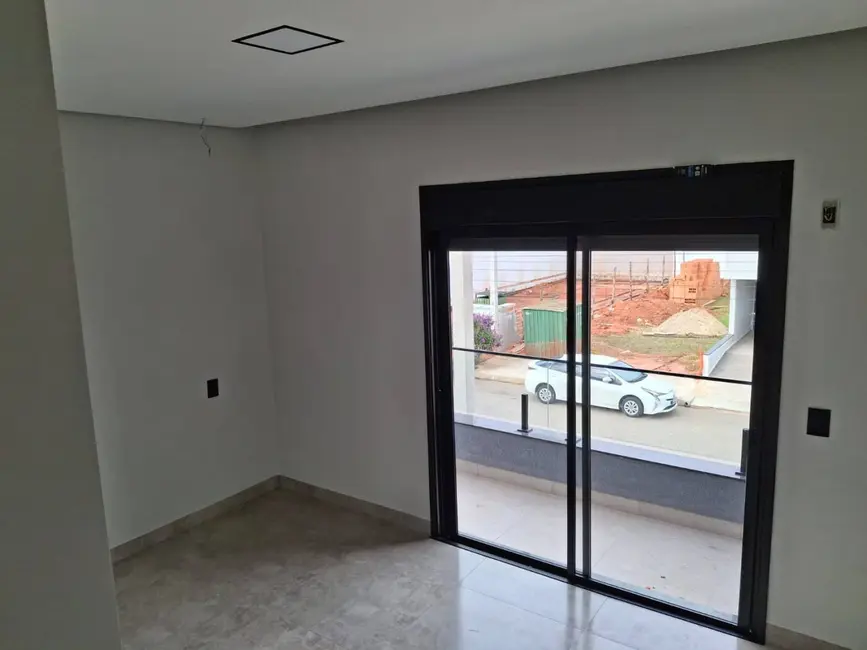 Casa com 3 quartos à venda, 200m2 em Wanel Ville, Sorocaba - SP - imagem 2 Foto 2 de Casa com 3 quartos à venda, 200m2 em Wanel Ville, Sorocaba - SP