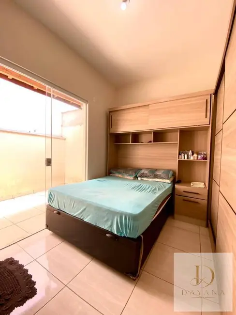 Casa com 2 quartos à venda, 125m2 em Jardim Santa Madre Paulina, Sorocaba - SP - imagem 3 Foto 3 de Casa com 2 quartos à venda, 125m2 em Jardim Santa Madre Paulina, Sorocaba - SP