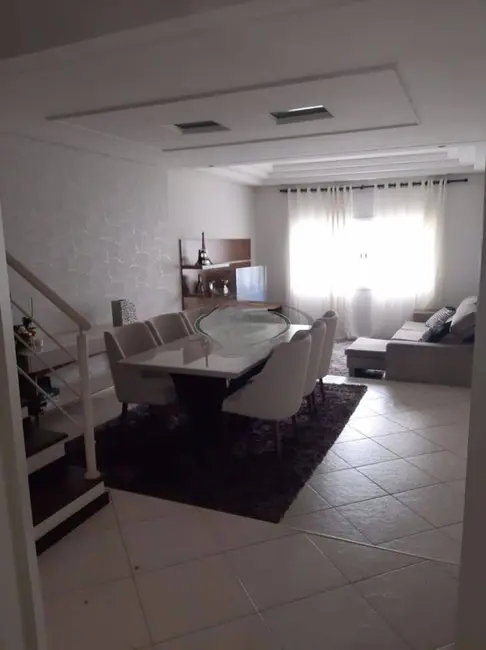 Sobrado com 4 quartos à venda, 250m2 em Jardim Piazza di Roma, Sorocaba - SP - imagem 8 Foto 8 de Sobrado com 4 quartos à venda, 250m2 em Jardim Piazza di Roma, Sorocaba - SP