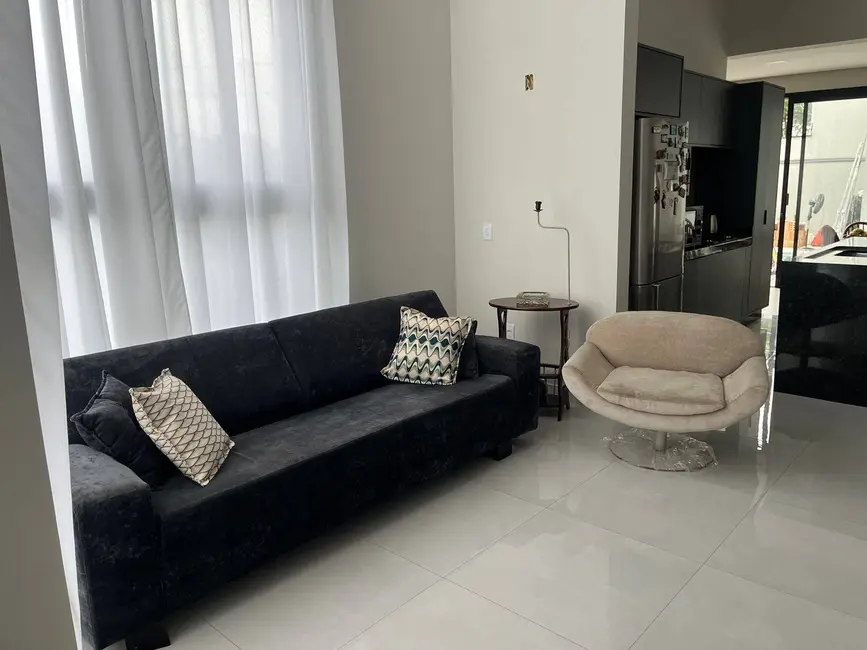 Foto 2 de Casa de Condomínio com 3 quartos à venda e para alugar, 300m2 em Aparecidinha, Sorocaba - SP