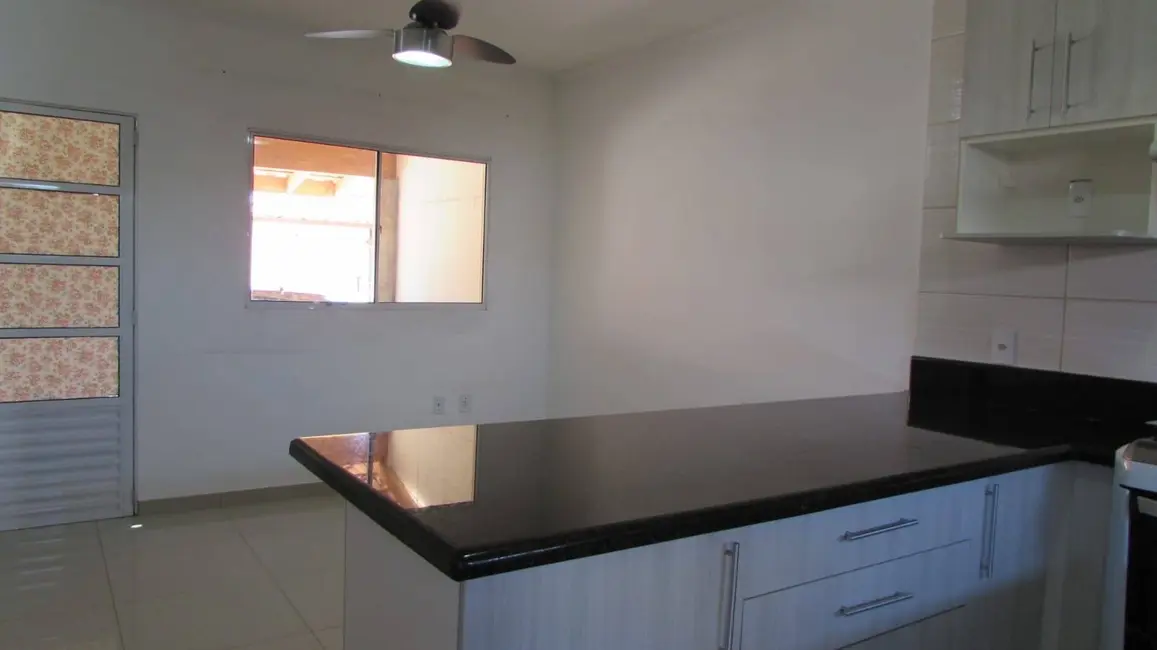 Foto 3 de Casa de Condomínio com 2 quartos à venda, 72m2 em Recreio dos Sorocabanos, Sorocaba - SP