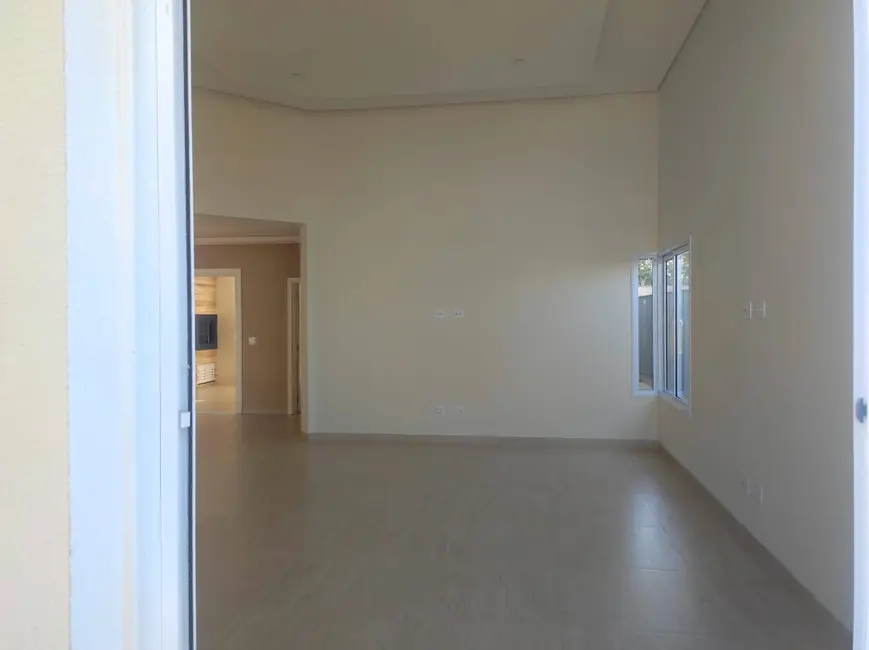 Casa de Condomínio com 3 quartos para alugar, 411m2 em Votorantim - SP - imagem 2 Foto 2 de Casa de Condomínio com 3 quartos para alugar, 411m2 em Votorantim - SP