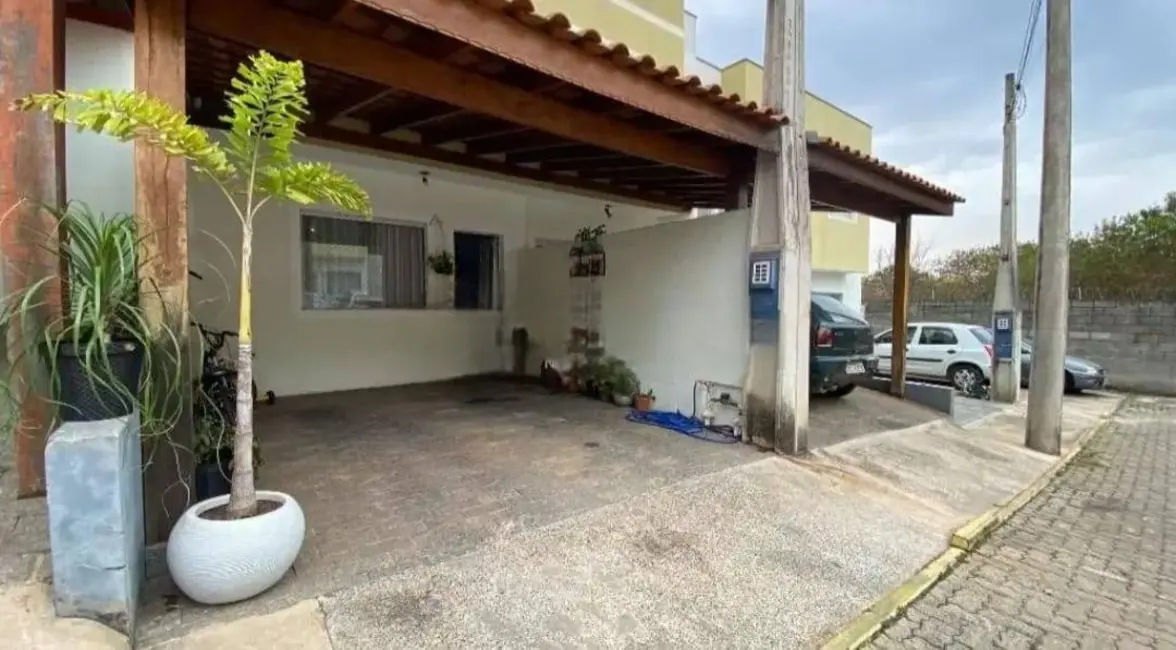 Foto 1 de Casa de Condomínio com 2 quartos à venda, 105m2 em Lopes de Oliveira, Sorocaba - SP