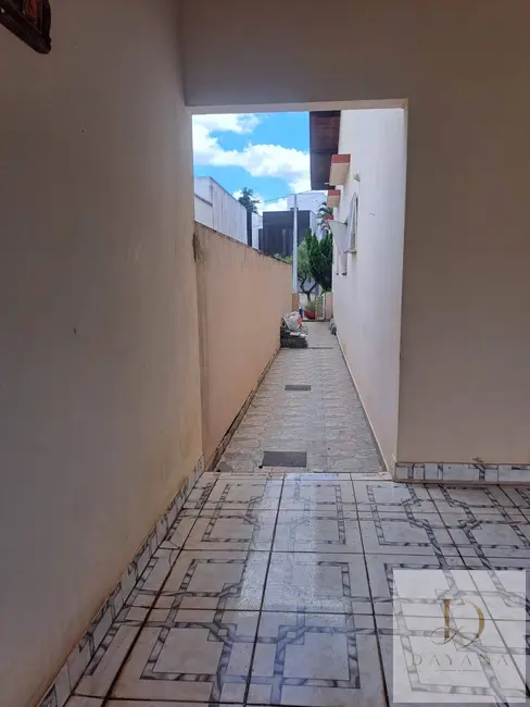 Foto 3 de Casa de Condomínio com 3 quartos à venda, 240m2 em Cajuru do Sul, Sorocaba - SP