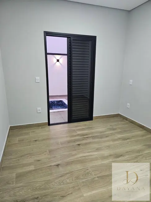 Casa de Condomínio com 3 quartos à venda, 200m2 em Sorocaba - SP - imagem 3 Foto 3 de Casa de Condomínio com 3 quartos à venda, 200m2 em Sorocaba - SP