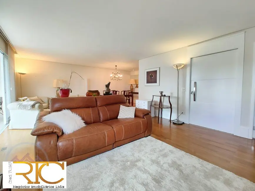 Apartamento com 3 quartos para alugar, 142m2 em Itaim Bibi, São Paulo - SP - imagem 5 Foto 5 de Apartamento com 3 quartos para alugar, 142m2 em Itaim Bibi, São Paulo - SP