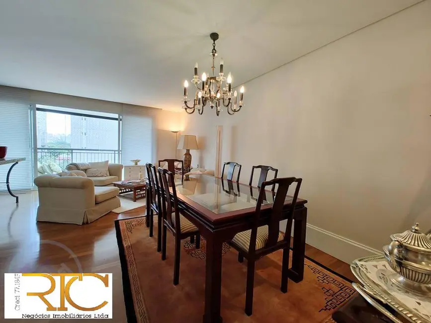 Apartamento com 3 quartos para alugar, 142m2 em Itaim Bibi, São Paulo - SP - imagem 3 Foto 3 de Apartamento com 3 quartos para alugar, 142m2 em Itaim Bibi, São Paulo - SP