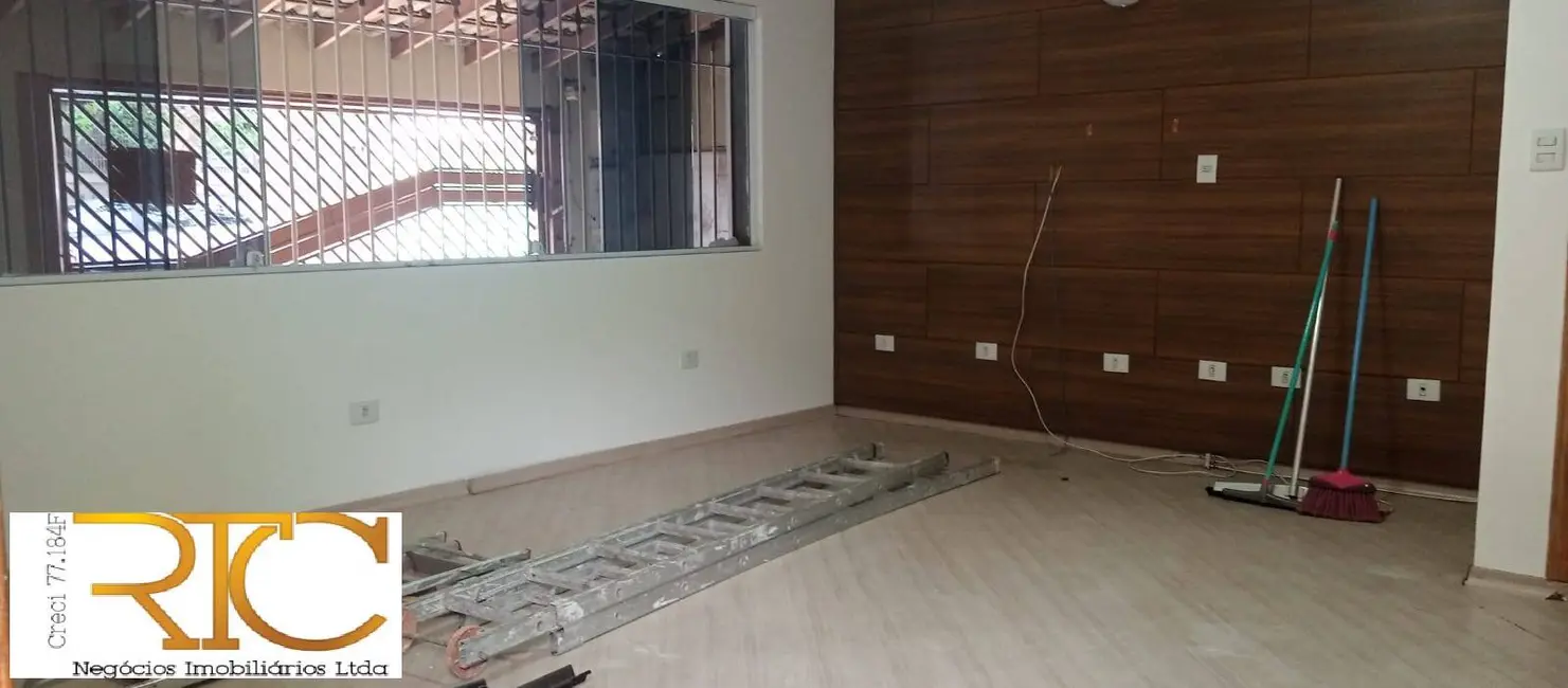 Foto 4 de Casa com 4 quartos à venda e para alugar, 180m2 em Jardim dos Lagos, São Paulo - SP