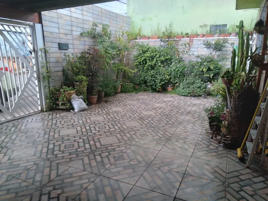 Foto 3 de Casa com 3 quartos à venda, 141m2 em Jardim Ester Yolanda, São Paulo - SP