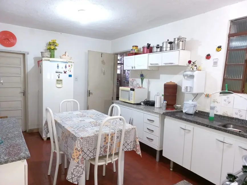 Foto 6 de Casa com 4 quartos à venda, 200m2 em Jardim João XXIII, São Paulo - SP