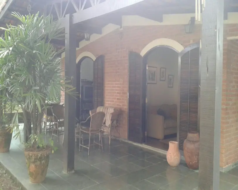 Foto 3 de Chácara com 5 quartos à venda, 3600m2 em Jardim Magaly, Embu Das Artes - SP