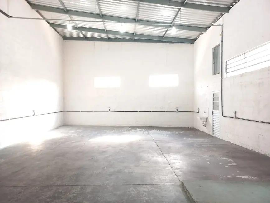 Foto 2 de Armazém / Galpão para alugar, 180m2 em Parque Ipê, São Paulo - SP
