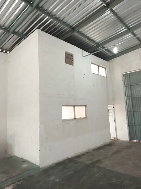 Foto 3 de Armazém / Galpão para alugar, 180m2 em Parque Ipê, São Paulo - SP
