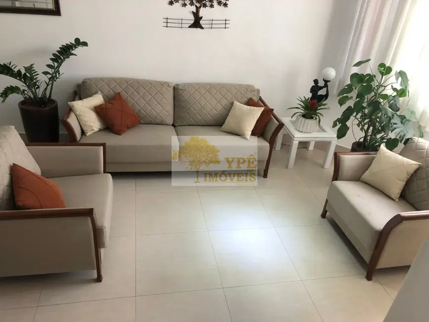 Casa de Condomínio com 3 quartos à venda, 200m2 em Granja Viana, Cotia - SP - imagem 2 Foto 2 de Casa de Condomínio com 3 quartos à venda, 200m2 em Granja Viana, Cotia - SP