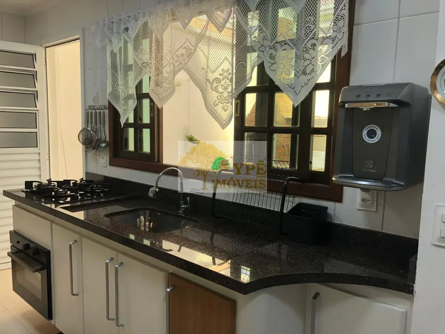 Casa de Condomínio com 3 quartos à venda, 200m2 em Granja Viana, Cotia - SP - imagem 8 Foto 8 de Casa de Condomínio com 3 quartos à venda, 200m2 em Granja Viana, Cotia - SP