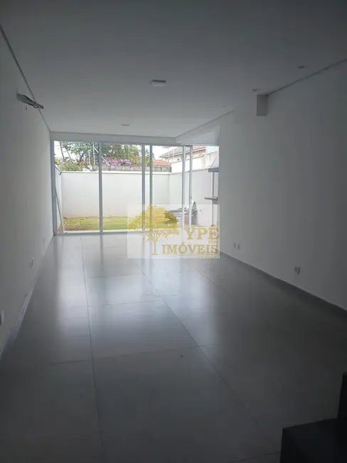 Foto 2 de Casa de Condomínio com 3 quartos à venda, 130m2 em Jardim Semiramis, Cotia - SP