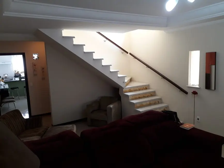 Foto 3 de Casa com 3 quartos à venda, 143m2 em Parque Ipê, São Paulo - SP