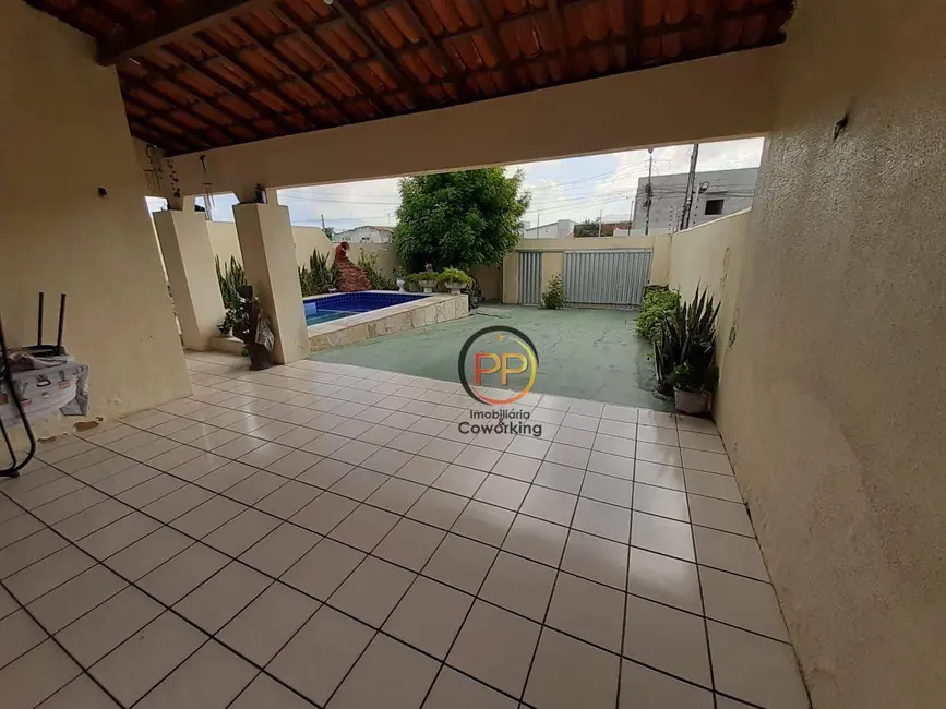 Casa com 4 quartos à venda, 326m2 em Parque Manibura, Fortaleza - CE - imagem 3 Foto 3 de Casa com 4 quartos à venda, 326m2 em Parque Manibura, Fortaleza - CE
