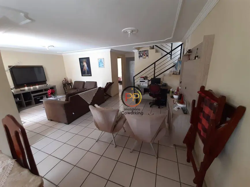 Casa com 4 quartos à venda, 326m2 em Parque Manibura, Fortaleza - CE - imagem 6 Foto 6 de Casa com 4 quartos à venda, 326m2 em Parque Manibura, Fortaleza - CE