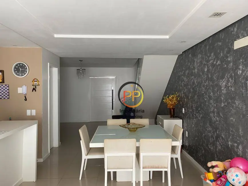 Foto 3 de Casa com 3 quartos à venda, 127m2 em Centro, Eusebio - CE