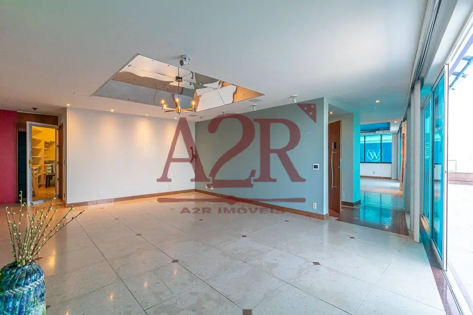Apartamento com 4 quartos à venda, 425m2 em Copacabana, Rio De Janeiro - RJ - imagem 7 Foto 7 de Apartamento com 4 quartos à venda, 425m2 em Copacabana, Rio De Janeiro - RJ