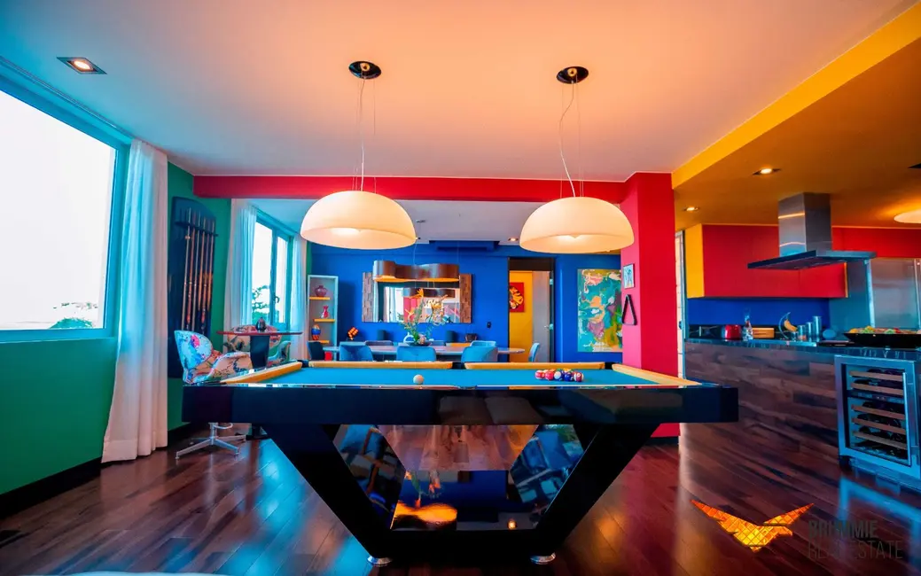 Apartamento com 3 quartos à venda, 197m2 em Copacabana, Rio De Janeiro - RJ - imagem 1 Foto 1 de Apartamento com 3 quartos à venda, 197m2 em Copacabana, Rio De Janeiro - RJ