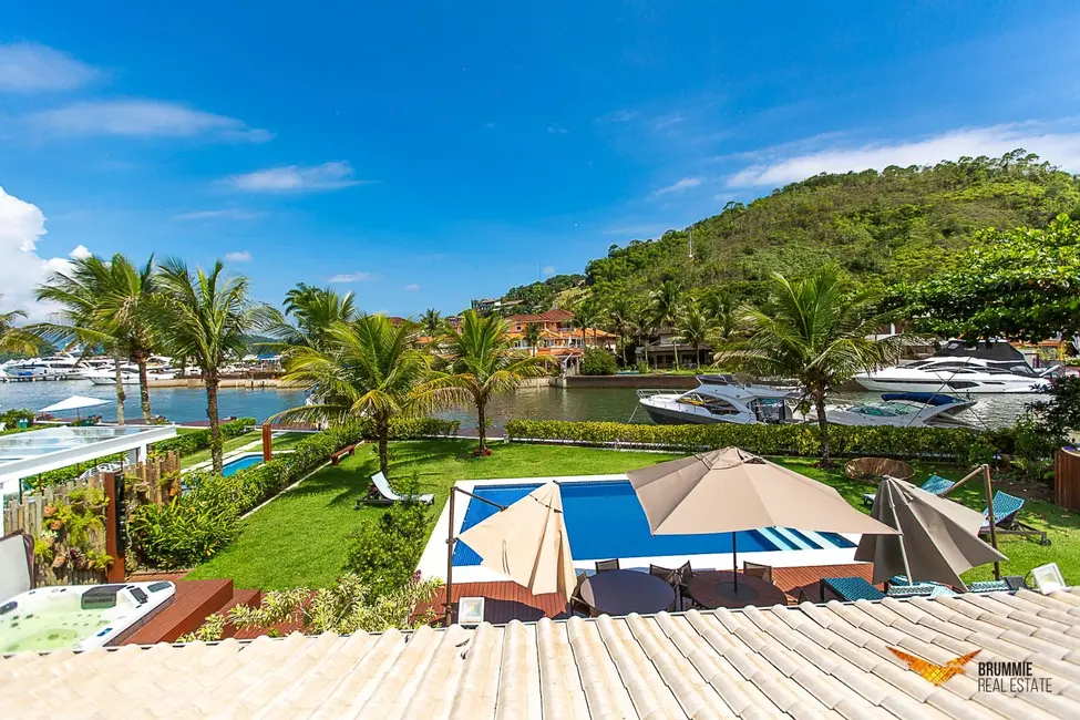 Foto 4 de Casa de Condomínio com 10 quartos à venda, 1000m2 em Praia Vermelha (Mambucaba), Angra Dos Reis - RJ