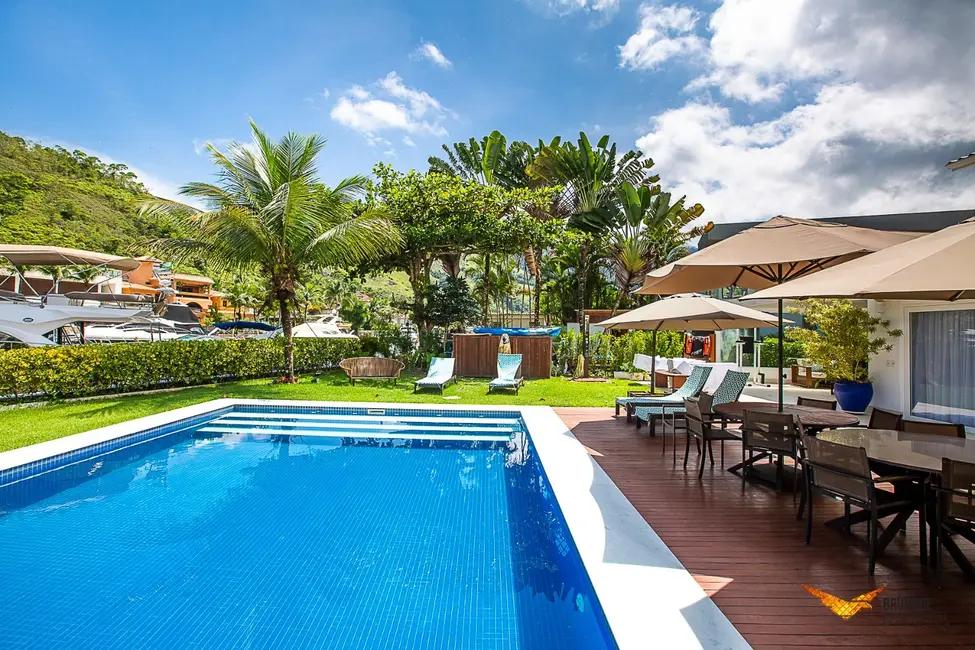 Foto 2 de Casa de Condomínio com 10 quartos à venda, 1000m2 em Praia Vermelha (Mambucaba), Angra Dos Reis - RJ