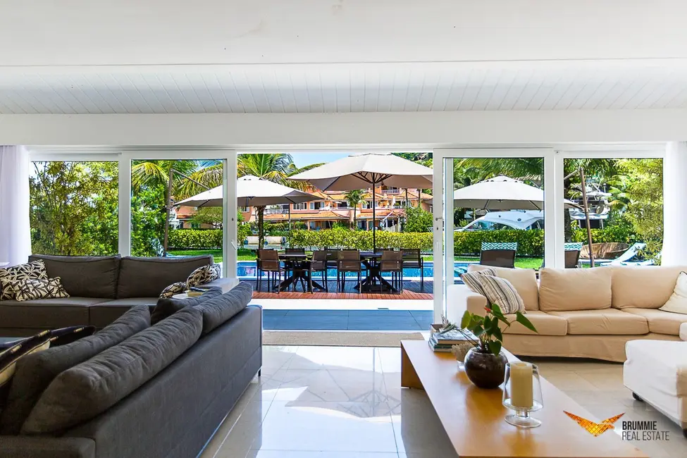 Foto 6 de Casa de Condomínio com 10 quartos à venda, 1000m2 em Praia Vermelha (Mambucaba), Angra Dos Reis - RJ